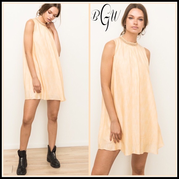 🌺🆕Gorgeous Lace Neck Detail A-Line Dress - Picture 2 of 8